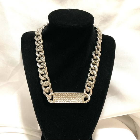 Vintage Light Weight Rhinestone Necklace - Picture 2 of 4